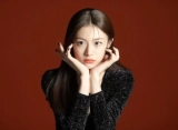 Visual Go Yoon Jung Kepergok Syuting Ulang 'Resident Playbook' Curi Fokus