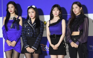 Unik atau Norak, Busana Red Velvet di Acara Terbaru Picu Perdebatan