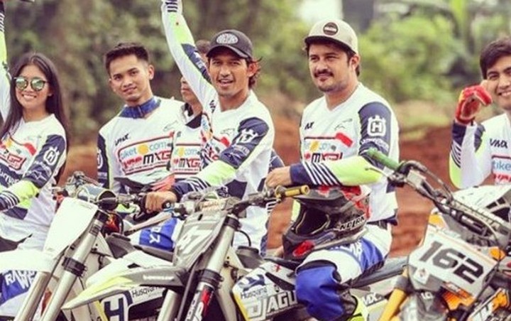 Ibnu Jamil Alihkan Perhatian ke Motocross Ditengah Kasus Cerai