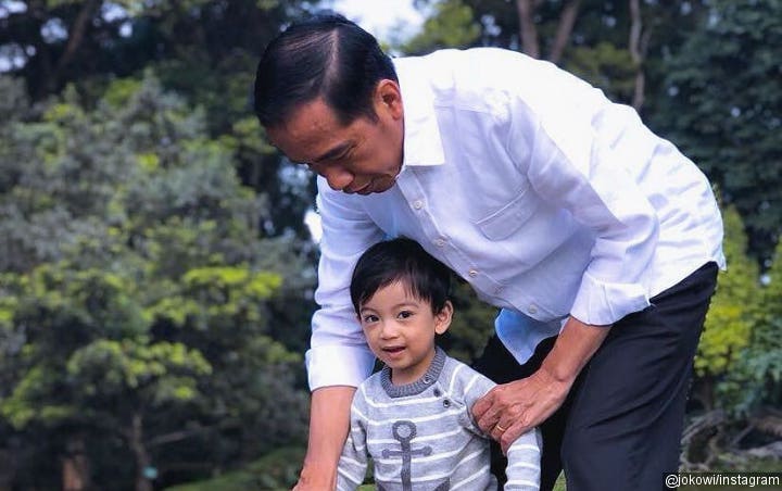 Penuh Kesederhanaan, Presiden Joko Widodo Ajak Cucu Liburan di Dufan