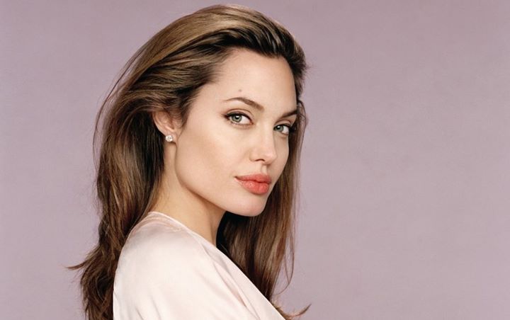 Usai Muncul Surat Kesepakatan Hak Asuh Anak dengan Brad Pitt, Angelina Jolie Beri Bantahan
