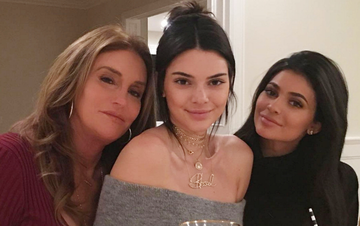 Rayakan Hari Ayah, Kendall dan Kylie Nostalgia Masa Kecil Bersama Caitlyn Jenner