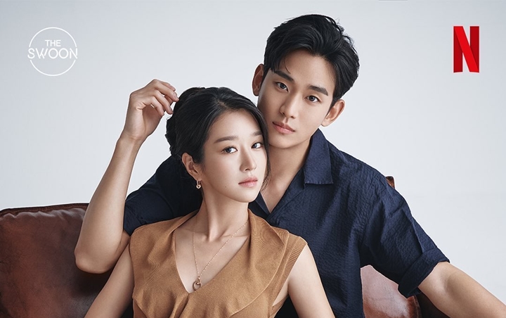 Seo Ye Ji Dan Kim Soo Hyun Tidur Telanjang Di It S Okay To Not Be