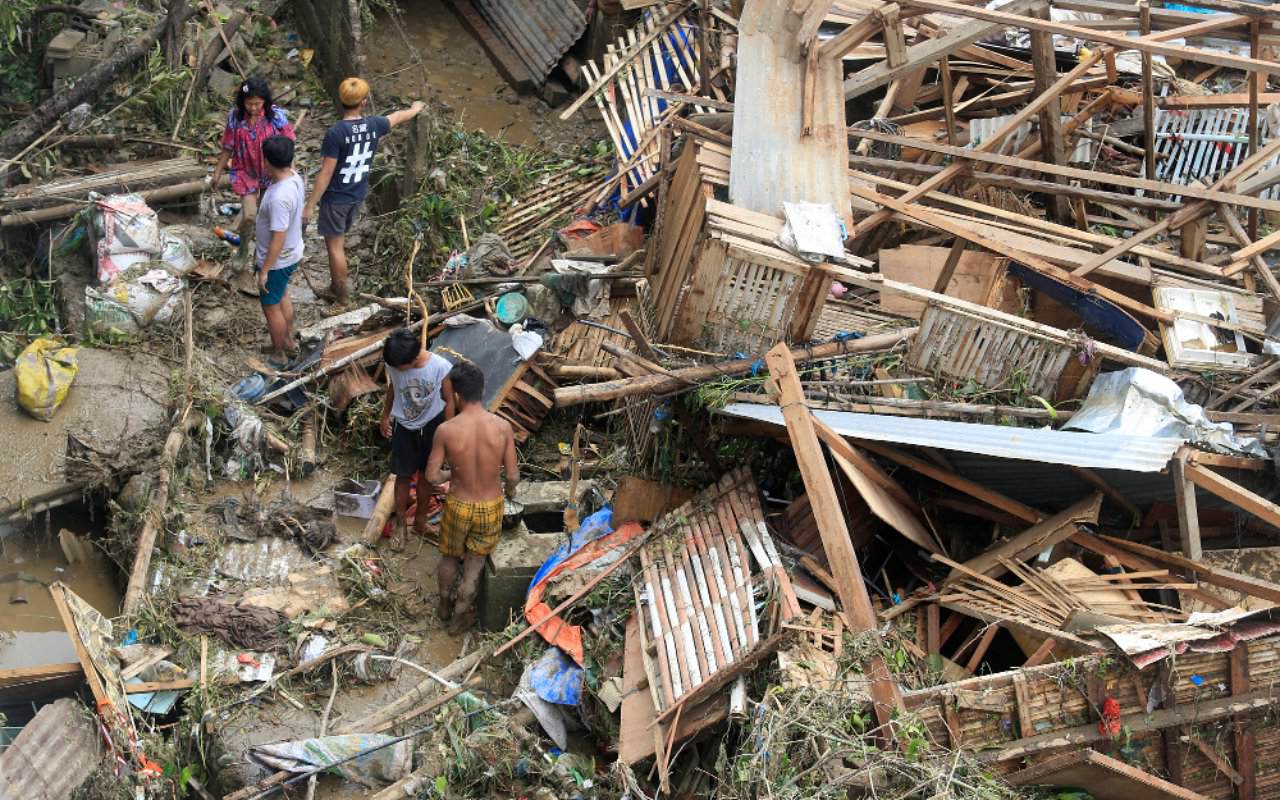 Korban Bertambah Jadi 33 Orang Filipina Dilanda Keputusasaan Usai