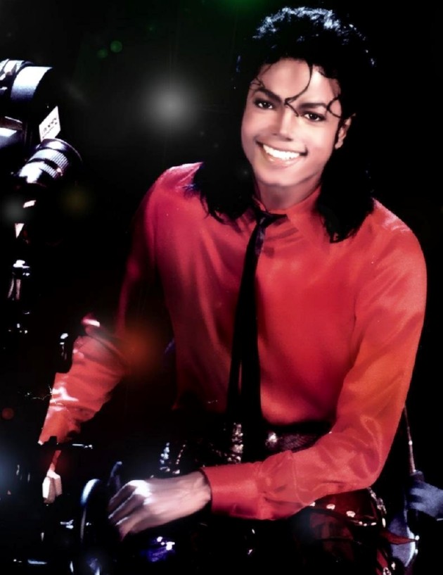 Gambar Foto Michael Jackson adalah Anak Ketujuh dari Sembilan Bersaudara