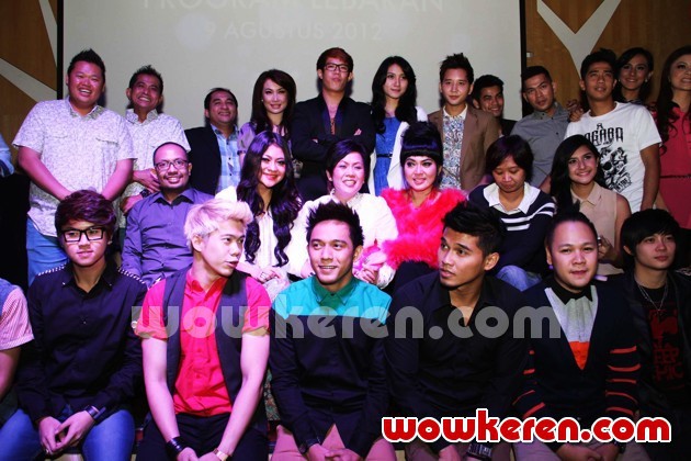 Gambar Foto Syahrini, Indah Dewi Pertiwi, XO-IX dan SM*SH Saat Hadir di Jumpa Pers HUT SCTV ke-22