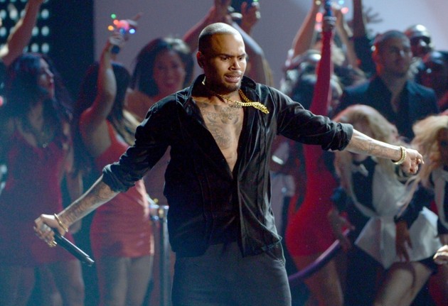 Gambar Foto Penampilan Chris Brown di AMAs 2012