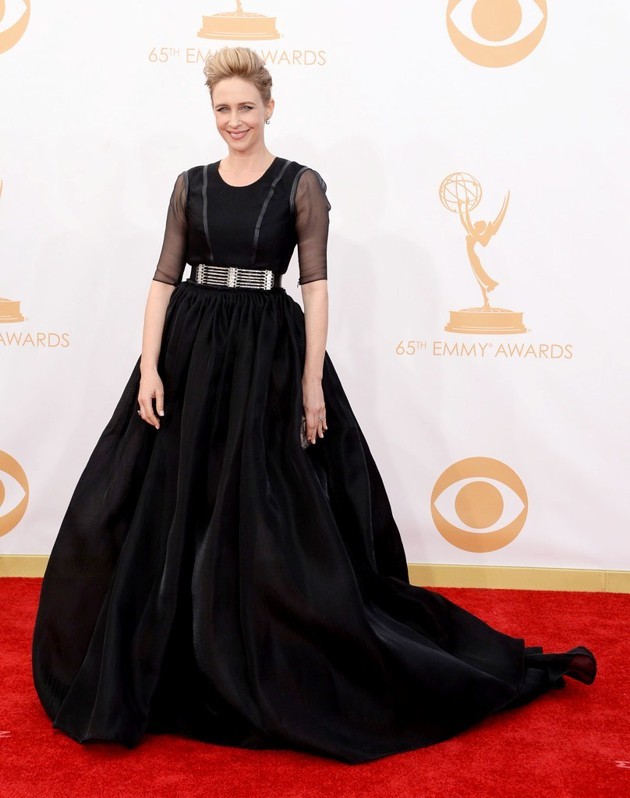 Gambar Foto Vera Farmiga di Red Carpet Emmy Awards 2013