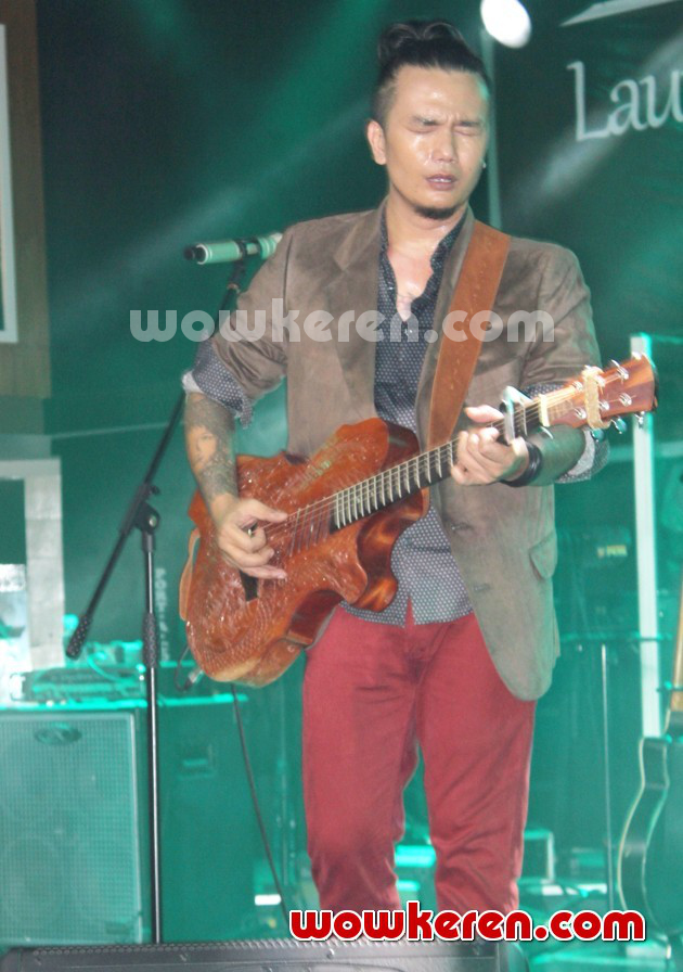 Foto Budi Cilok Saat Peluncuran Single 'Nyandung' - Foto 13 dari 20