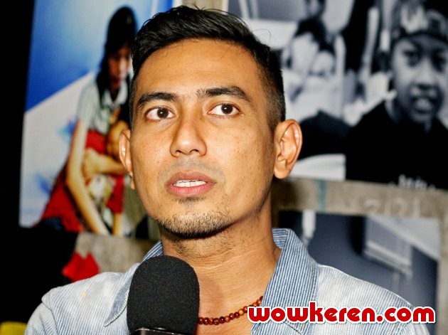 Foto Rio Febrian Saat Ditemui di Kawasan Kota Kasablanka, Jakarta - rio-febrian-donor-darah-kota-kasablanka-04