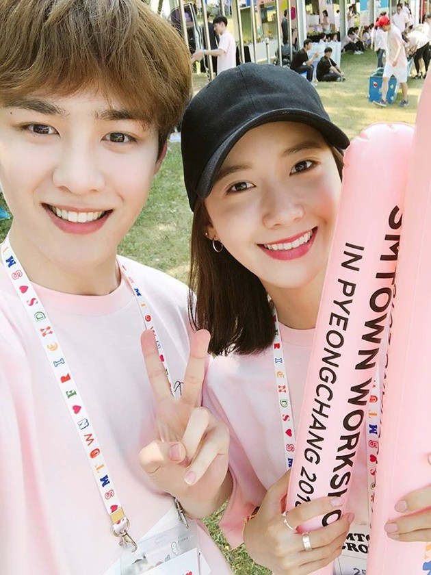 Gambar Foto Kun bagikan fotonya bersama Yoona Girls' Generation di SMTOWN Workshop Pyeongchang 2018.