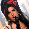 Amy Winehouse, penyanyi berbakat asal Inggris yang berpulang di usia 27 tahun