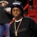 Lil Wayne Saat Menonton Pertandingan Basket di Miami