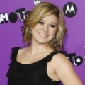 Kelly Clarkson dengan Juicy Couture