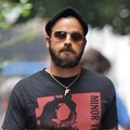 Terlihat Justin Theroux Berjalan Sendirian Tanpa didampingi Jennifer Aniston