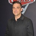 Robbie Williams Menghadiri Premier Film 'Cars 2'