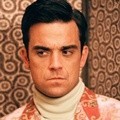 Robbie Williams Dalam Video Shoot 'Tripping'