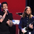 Penampilan Adam Levine dan Maroon 5 di Grammys Nominations Concert 2013