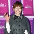 Younha di Red Carpet MBC Entertainment Awards 2012