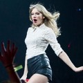Aksi Panggung Taylor Swift di Konser Tur 'Red'