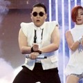 PSY bawakan Lagu 'Gangnam Style' di Panggung MuchMusic Video Awards 2013