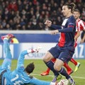 Zlatan Ibrahimovic Saat Mencetak Gol untuk Paris Saint-Germain