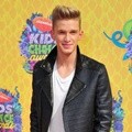 Cody Simpson di Orange Carpet Kids' Choice Awards 2014