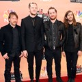Imagine Dragons di Red Carpet iHeartRadio Music Awards 2014