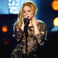 Shakira Nyanyikan Lagu 'Empire'