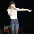 Aksi Taylor Swift di Konser 'Red Tour in Jakarta'