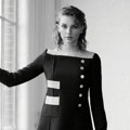 Taylor Swift Kenakan Cocktail Dress Ala '60-an