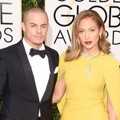 Casper Smart dan Jennifer Lopez di Red Carpet Golden Globes Awards 2016
