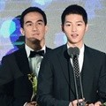 Joe Taslim dan Song Joong Ki Raih Best APAN Star Award