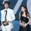 Park Bo Gum dan Kim Yoo Jung Serasi Saat Bacakan Nominasi Best Male Artist dan Best Dance Performance
