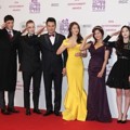 Lee Si Young cs Hormat Saat Wakili Acara 'Real Man' di Red Carpet MBC Entertainment Awards 2016