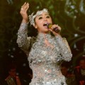 Dewi Persik di Acara HUT Indosiar ke-22