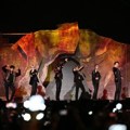 Penampilan EXO di panggung MAMA 2017 Hong Kong.