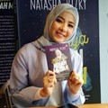 Natasha Rizki Luncurkan Buku 'Katanya Nikah Muda(h)'