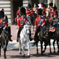 Pangeran Charles, Pangeran William, Pangeran Andrew dan Putri Anne Gagah Pimpin Pasukan Berkuda di Perayaan Ulang Tahun Ratu Elizabeth II Pangeran Charles, Pangeran William, Pangeran Andrew dan Putri Anne Gagah Pimpin Pasukan Berkuda di Perayaan Ulang Tahun Ratu Elizabeth II