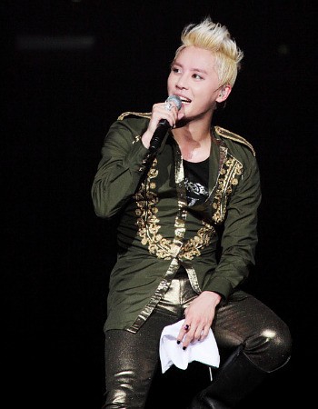 XIA JUNSU