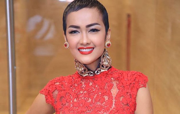 Syuting Ulang MV 'Belah Duren', Begini Keseksian Julia Perez | Kabar