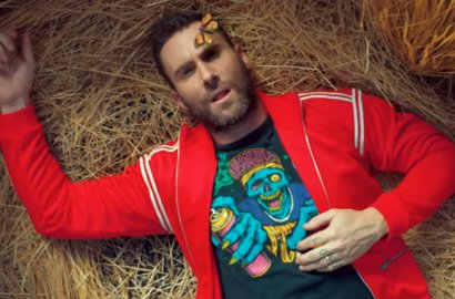 Intip Perjuangan Adam Levine Mengejar Cinta Masa Kecilnya di MV Maroon 5 'What Lovers Do'
