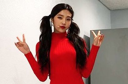 Pamer Kaki Jenjang dan Bodi Ramping, Joy Red Velvet Dipuji Bak Boneka Barbie
