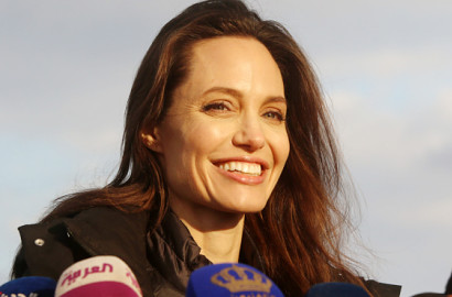 Kunjungi Pengungsi Suriah, Angelina Jolie Ajak Kedua Anaknya