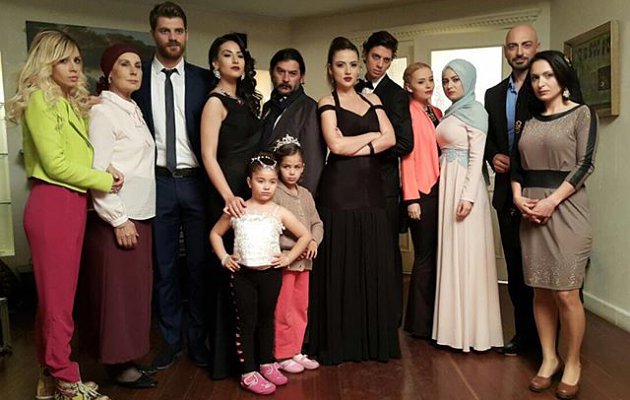 Pemeran Murat Umumkan Season 2 'Elif' dengan Foto Pemain Tak Komplit ...