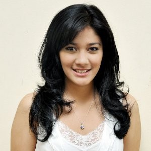 Naysila Mirdad Profile Photo