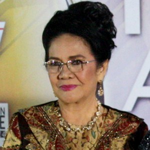 Nama asli : Rineke Antoinette Hassim Tanggal lahir : 22 April 1947. Lahir di : Makassar, Sulawesi Selatan, INA Zodiac : Taurus - rina_hasyim