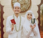 Gaun Pernikahan Syar'i a La Anisa Rahma