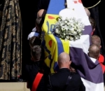 Barang Pribadi Pangeran Philip Diletakkan di Atas Peti Mati