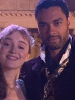 Phoebe Dynevor & Regé-Jean Page Reunite At Met Gala 2022: Photo